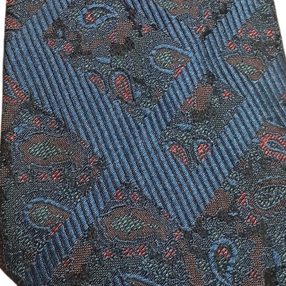 Holt Renfrew Men's 100% Silk Tie Dark Blue Paisley Print Made in Italy - Picture 5 of 5